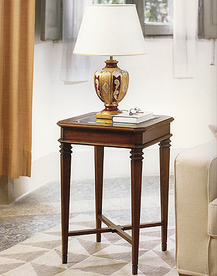  Pacini&Cappellini Table with crystalline surface, dim. 50х50х73Н - 350,75 euro/686 lv.